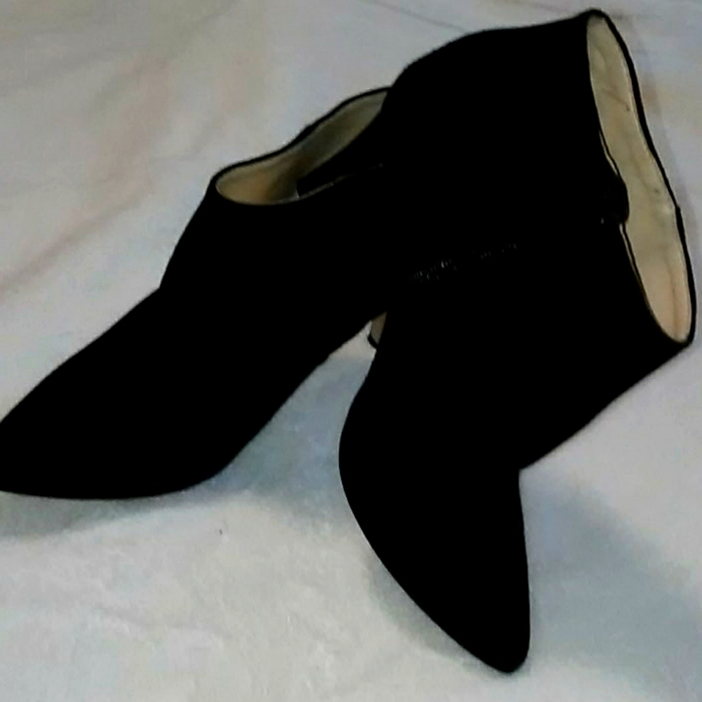 New black ankle boots
